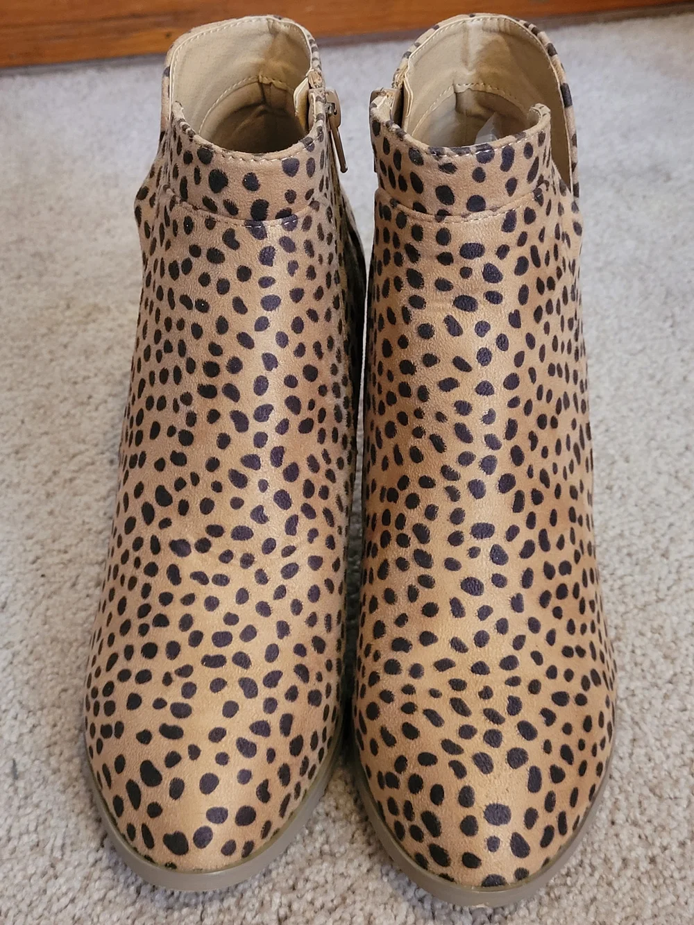 CCOCCI Sydney Womens Size 10 Tan Wedge Ankle Booties w/ Black Cheetah Spots NEW